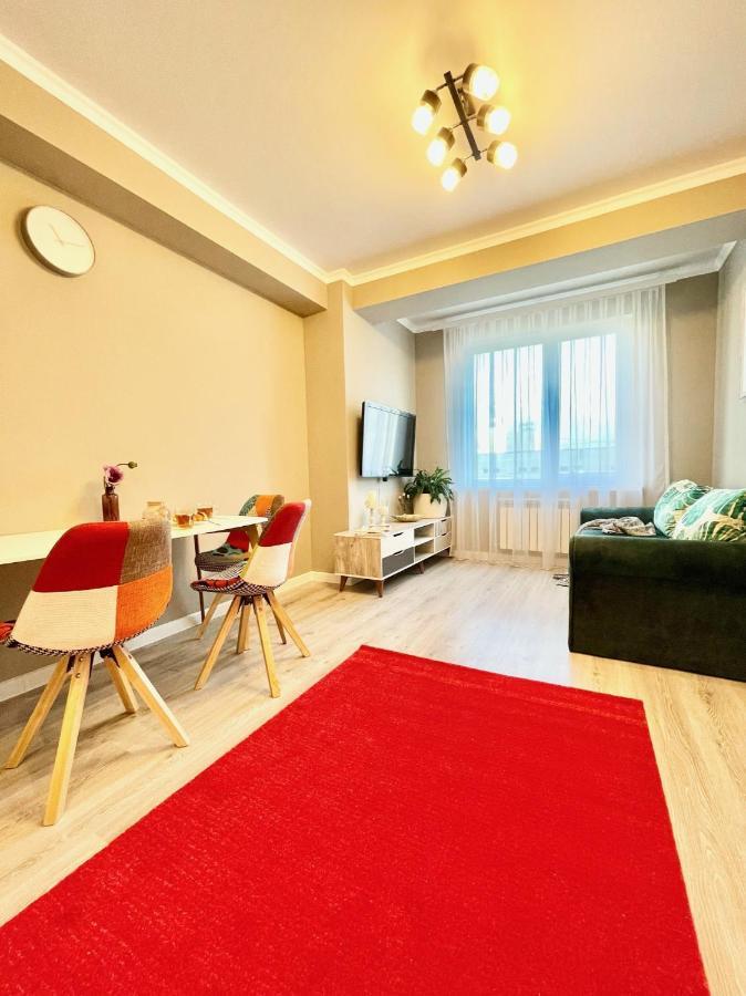 Прекрасная Квартира В Г. Алматы Almaty Eksteriør bilde